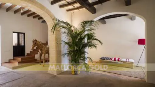 Fantastic restored townhouse from the 18th century with terrace and private pool Fantastic restored townhouse from the 18th century with terrace and private pool