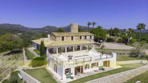 Beautiful historic property in an elevated position above Artá with its own vineyard and spectacular panoramic views