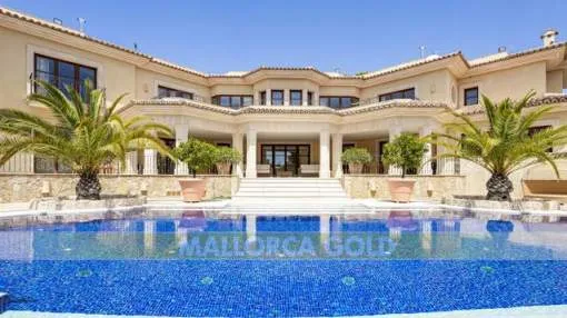 Large Villa on the corner of an exclusive street with partial sea views Large Villa on the corner of an exclusive street with partial sea views