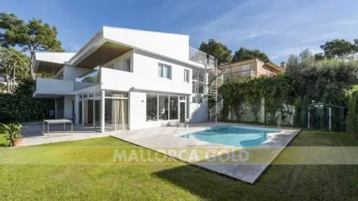 Refurbished villa close to the beach Refurbished villa close to the beach