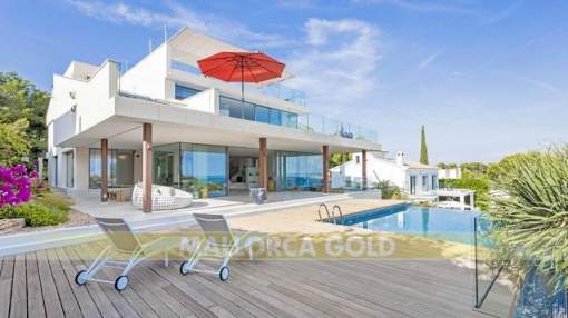 Modern luxury glass front loft - villa with amazing views over Palma Bay Modern luxury glass front loft - villa with amazing views over Palma Bay