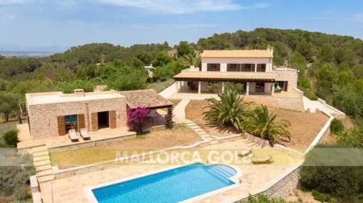 Elegant Finca in an exceptional location with unique panoramic views
