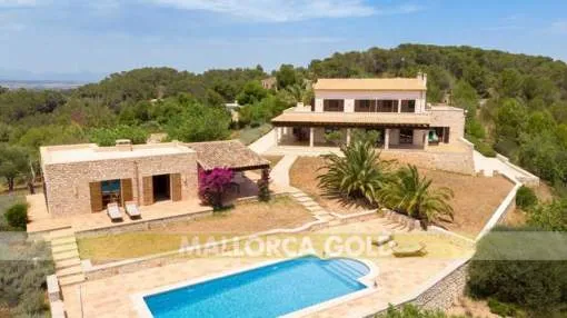Elegant Finca in an exceptional location with unique panoramic views Elegant Finca in an exceptional location with unique panoramic views