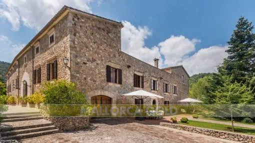 Authentic Mallorcan Posession with panoramic views from the 17th century Authentic Mallorcan Posession with panoramic views from the 17th century