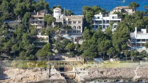 Villa with direct sea access and private mooring in La Mola Villa with direct sea access and private mooring in La Mola