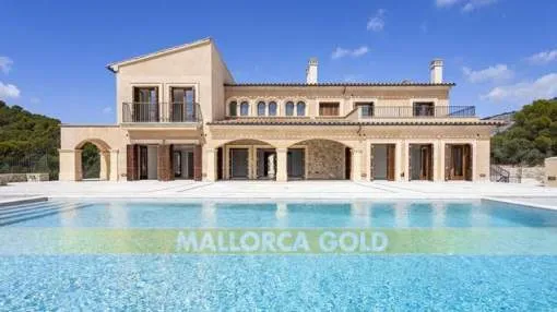 Magnificent manor house on a 20 Ha plot with sea views in Camp de Mar Magnificent manor house on a 20 Ha plot with sea views in Camp de Mar