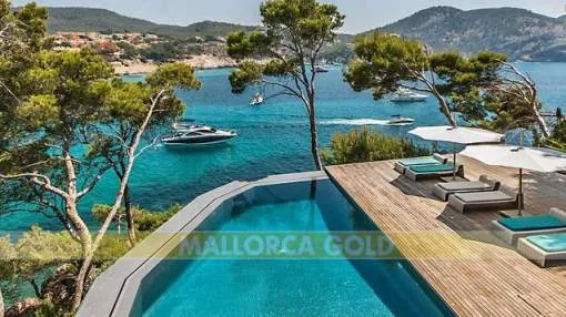 Waterfront villa with direct sea access in Camp de Mar Waterfront villa with direct sea access in Camp de Mar