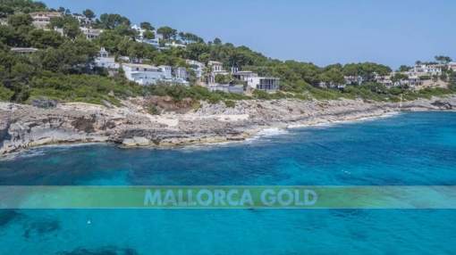 Design villa in construction with breathtaking panoramic sea views and direct access to the sea with natural small sandy beach Design villa in construction with breathtaking panoramic sea views and direct access to the sea with natural small sandy beach