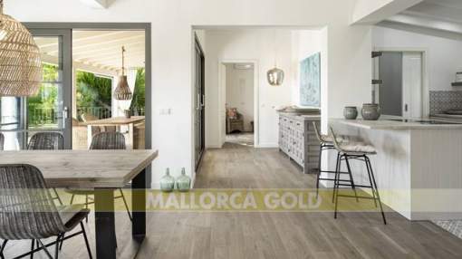 Brand new renovated villa with beautiful garden and pool in Génova Brand new renovated villa with beautiful garden and pool in Génova