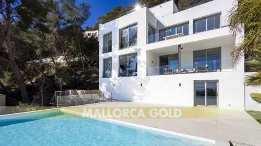 Modern Villa with views over the bay of Palma in Genova Modern Villa with views over the bay of Palma in Genova