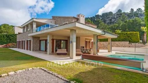 Stunning villa on the golf course of Canyamel with a lot of comfort