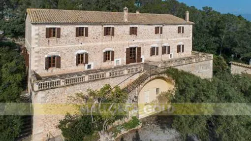 Original Mallorcan Manor House to reform with stunning views over Palma towards the sea
