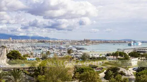 Spacious apartment with breath taking views of Palma bay and harbor