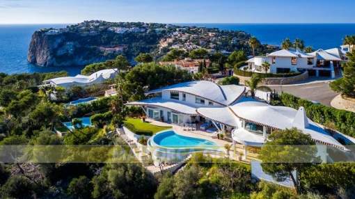Architectural masterpiece with breathtaking views towards the sea and the port of Andratx Architectural masterpiece with breathtaking views towards the sea and the port of Andratx