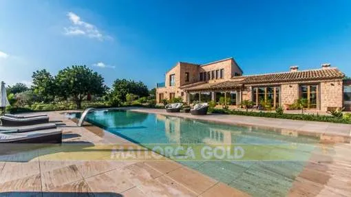 Elegant and luxurious equipped country house in plenty of privacy Elegant and luxurious equipped country house in plenty of privacy