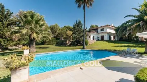 Finca with own well and tennis court in the Urbanizacíon Ermita Finca with own well and tennis court in the Urbanizacíon Ermita