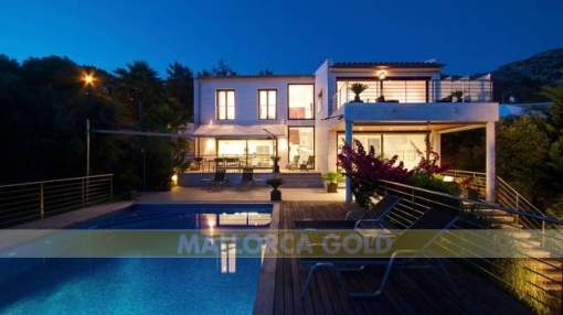 Modern villa in an exclusive and quiet residential area with sea view Modern villa in an exclusive and quiet residential area with sea view