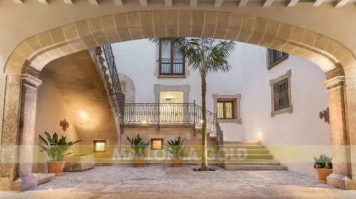 Luxurious duplex apartment with private pool in historic and completely renovated palace in the old town Luxurious duplex apartment with private pool in historic and completely renovated palace in the old town