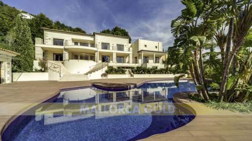 Villa with beautiful views over the golf course Villa with beautiful views over the golf course