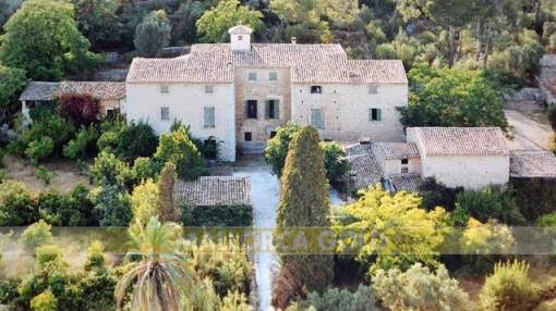 Mallorcean farmhouse with lots of character close to Alaro Mallorcean farmhouse with lots of character close to Alaro