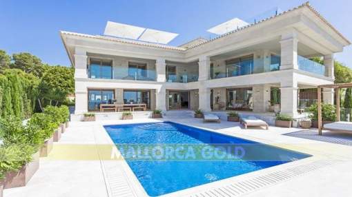 Fantastic waterfront villa with direct sea access Fantastic waterfront villa with direct sea access