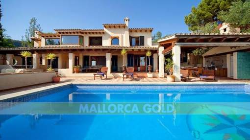 Mediterranean family villa with lovely sea views in Bendinat Mediterranean family villa with lovely sea views in Bendinat
