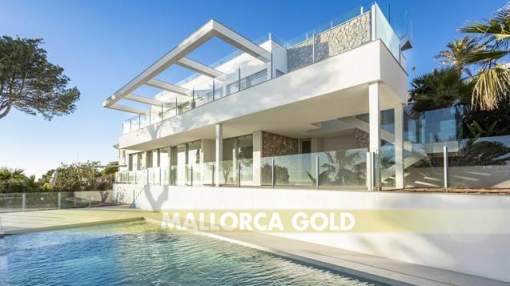 Designer villa with spectacular sea views Designer villa with spectacular sea views
