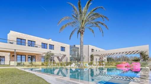 Light-flooded exclusive newly-built villa in a class of its own Light-flooded exclusive newly-built villa in a class of its own