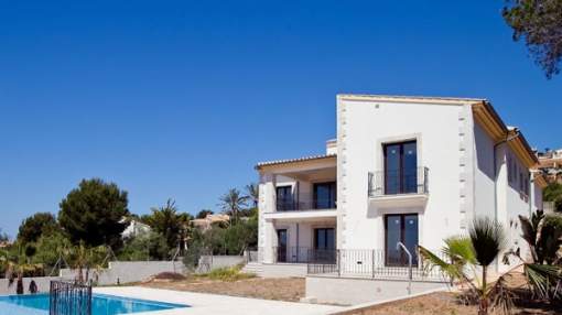Elegant luxury villa, new construction, south facing, with sea views Elegant luxury villa, new construction, south facing, with sea views