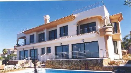 Modern detached house with swimmingpool in front line of the sea in Bahia Azul Modern detached house with swimmingpool in front line of the sea in Bahia Azul