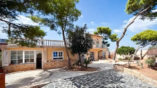 Beautiful house with sea views in Tolleric