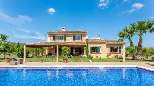 Gorgeous, stylish country home with large pool and Mediterranean garden