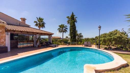 Impressive country house in Puntiro - overlooking the sea and Palma Impressive country house in Puntiro - overlooking the sea and Palma