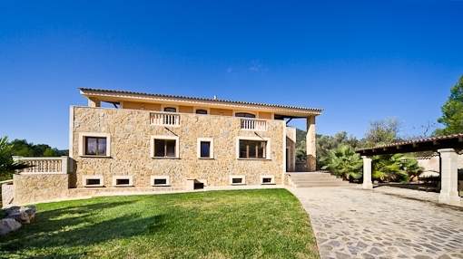 Outstanding country house in an absolutely beautiful location Outstanding country house in an absolutely beautiful location
