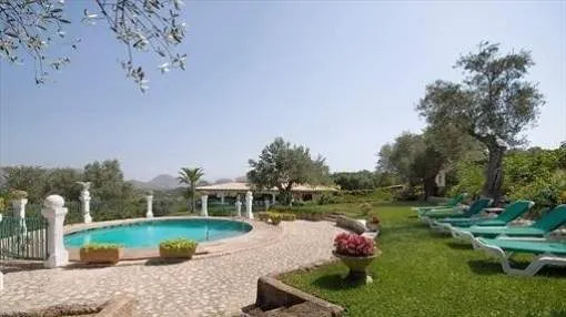 Beautiful, rustic country house at perfect location with breathtaking views, close to Pollensa