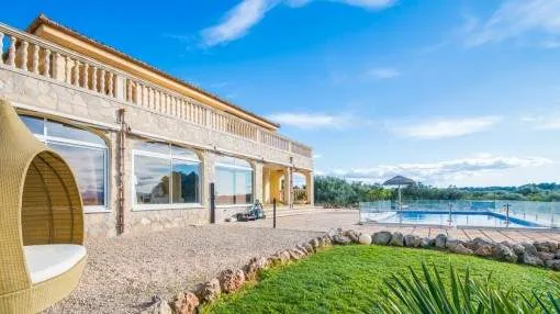Modern finca in top condition in Muro with panoramic views to the Sierra de Tramunanta and the possibility of a rental licence