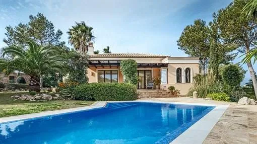 Fabulous villa and gardens with pool in Nova Santa Ponsa Fabulous villa and gardens with pool in Nova Santa Ponsa