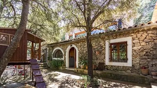 Idyllic Majorcan country house within the mountains and nature, only a few minutes away from Palma Idyllic Majorcan country house within the mountains and nature, only a few minutes away from Palma