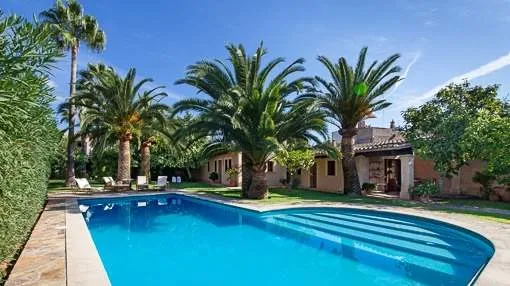 Unique property with 3 detached houses and a private pool in the middle of Llucmajor Unique property with 3 detached houses and a private pool in the middle of Llucmajor