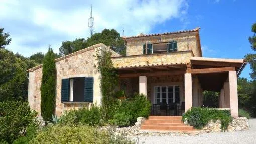 Country house in Esporles with dreamlike views to the bay of Palma de Mallorca Country house in Esporles with dreamlike views to the bay of Palma de Mallorca