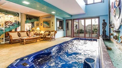 Palace-like chalet close to Inca with spa and views to the Tramuntana mountains Palace-like chalet close to Inca with spa and views to the Tramuntana mountains