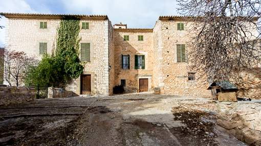 Exceptional original property from the 17th century with approx. 90 ha. Land by Alarò Exceptional original property from the 17th century with approx. 90 ha. Land by Alarò