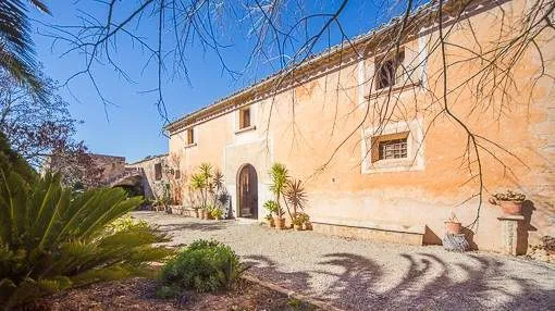 Charming country house from the 18th century with lots of potential in Consell Charming country house from the 18th century with lots of potential in Consell