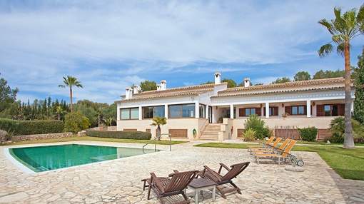 Attractive house with pool in the exclusive area of Puntiró Attractive house with pool in the exclusive area of Puntiró