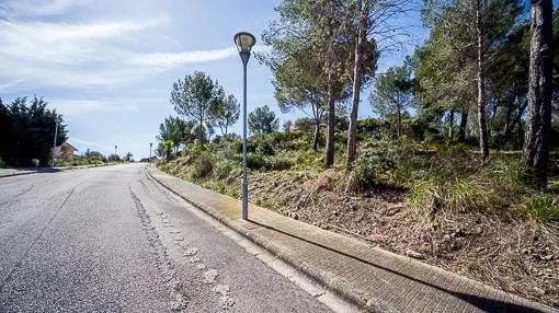 Building plot with license to build a villa in an exclusive residential area of Alcudia