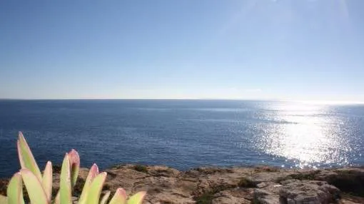 Spectacular plot on the 1st sea line with views to the island of Cabrera Spectacular plot on the 1st sea line with views to the island of Cabrera
