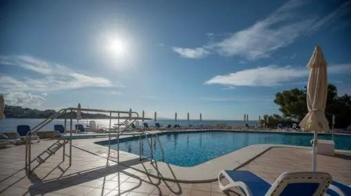 Spacious modern apartment on the 1st sea line in Illetas Spacious modern apartment on the 1st sea line in Illetas