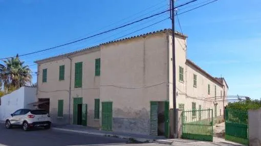Country house on a large plot on the outskirts of Palma requiring restoration and ideal for investors Country house on a large plot on the outskirts of Palma requiring restoration and ideal for investors