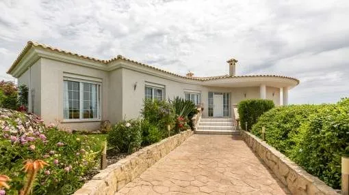 Bright modern villa with panoramic sea views in Tolleric Bright modern villa with panoramic sea views in Tolleric