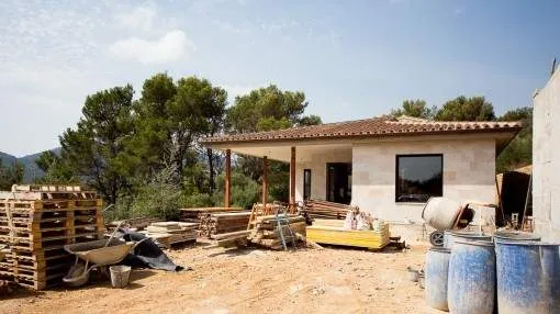 Luxury Finca under construction near to the town in a prominent location for completion in 2018